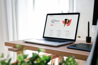 macbook-pro-mockups-vol-25-D.png